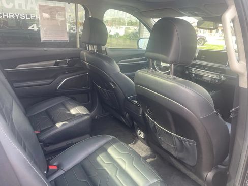 Used 2022 Kia Telluride SX w/ SX Prestige Package AWD/4WD image 16