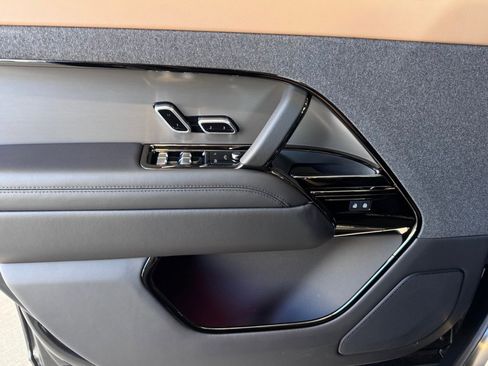 New 2026 Land Rover Range Rover Sport Dynamic SE AWD/4WD image 17