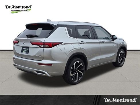 New 2025 Mitsubishi Outlander SEL image 5