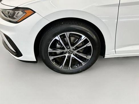 Used 2025 Volkswagen Jetta Sport FWD image 11