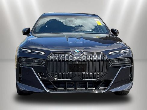 Used 2023 BMW i7 xDrive60 AWD/4WD image 2