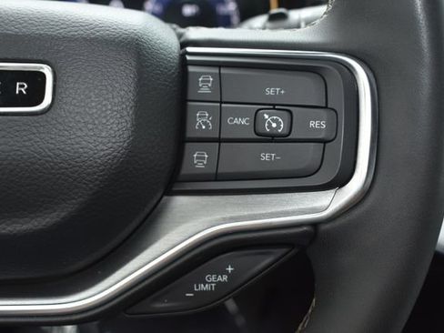 Used 2024 Jeep Wagoneer Series II AWD/4WD image 27