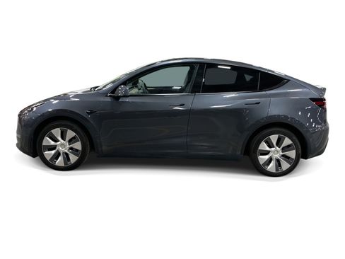 Certified 2023 Tesla Model Y Long Range AWD/4WD image 3