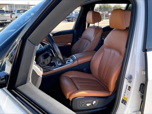 Used 2022 BMW X7 M50i image 7