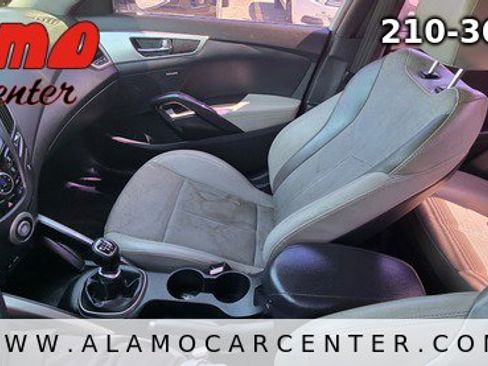 Used 2013 Hyundai Veloster w/ Style Pkg FWD image 31
