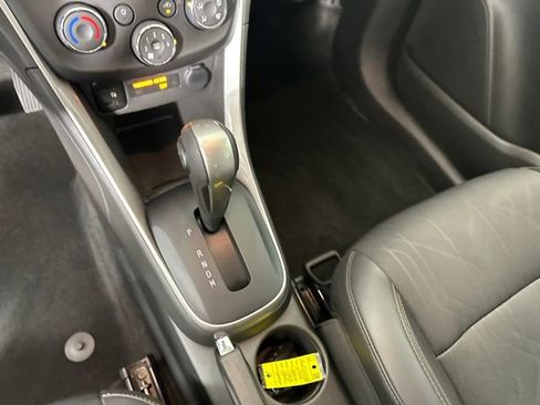 Used 2022 Chevrolet Trax LT w/ LT Convenience Package image 20