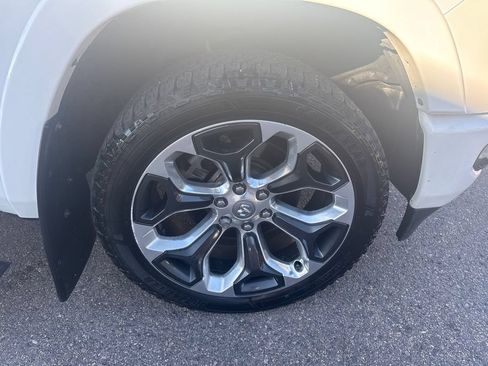 Used 2019 RAM 1500 Limited AWD/4WD image 18
