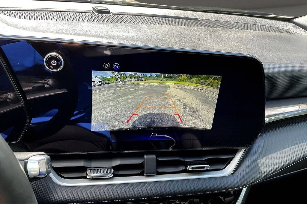 Used 2025 Chevrolet Equinox LT FWD image 17