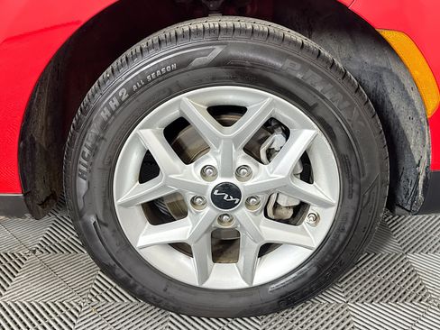 Used 2025 Kia Soul S FWD image 30