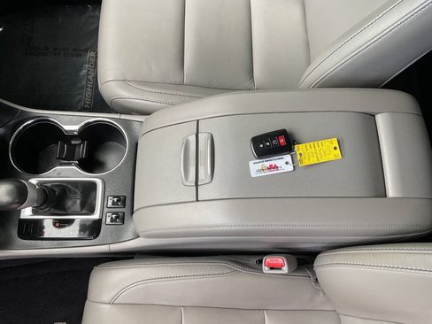 Used 2015 Toyota Highlander XLE AWD/4WD image 27