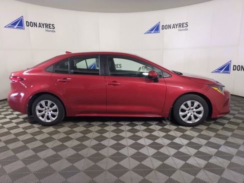 Used 2021 Toyota Corolla LE image 8