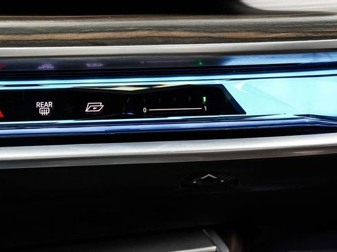 Used 2025 BMW 740i xDrive image 26