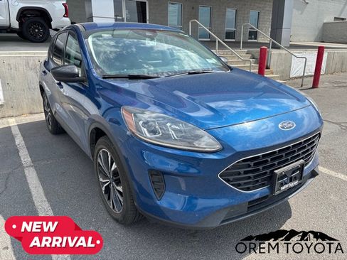 Used 2022 Ford Escape SE w/ SE Sport Appearance Package AWD/4WD image 6