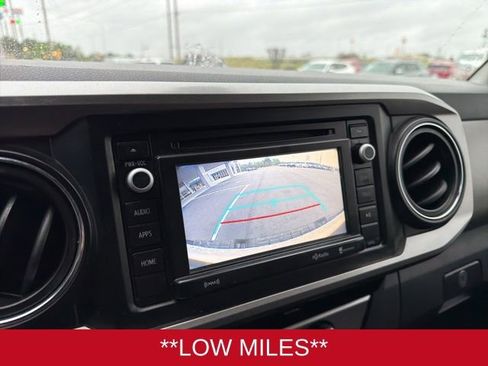 Used 2018 Toyota Tacoma SR5 RWD image 11