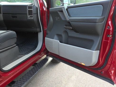 Used 2004 Nissan Titan SE w/ (Bed) Utility Bed Pkg AWD/4WD image 47