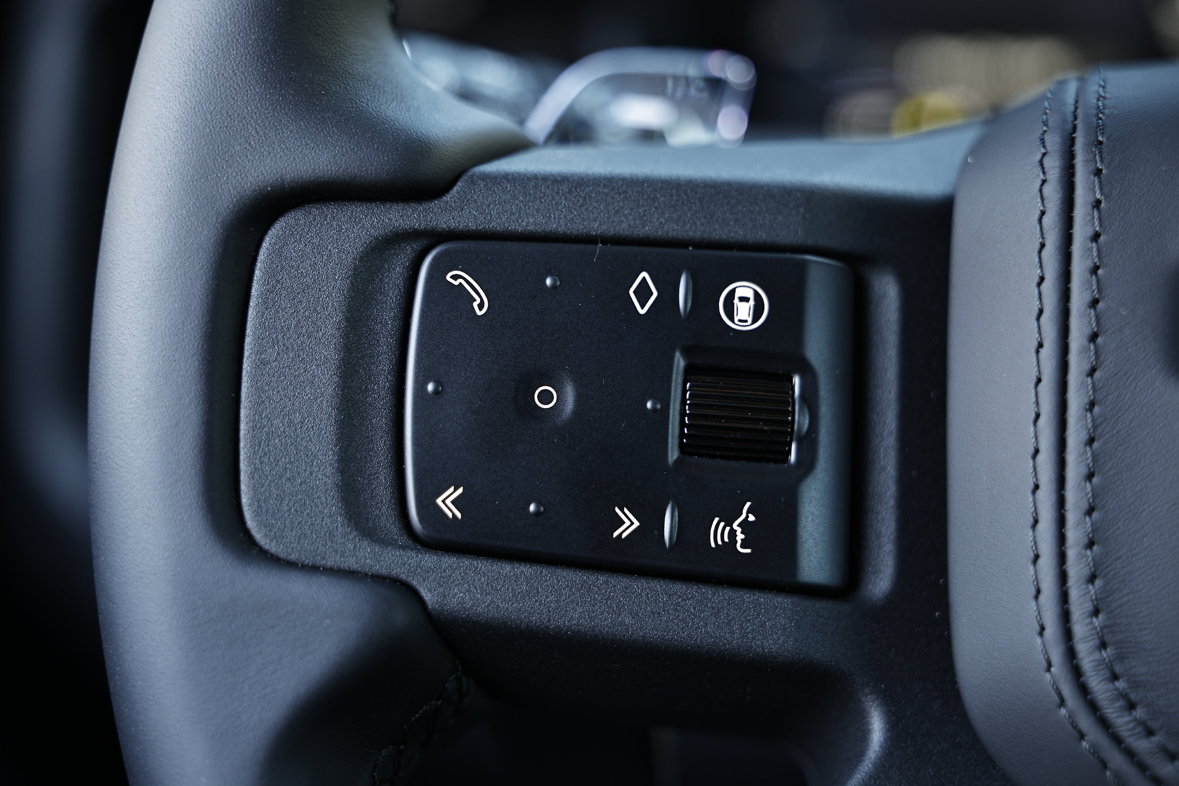 New 2026 Land Rover Defender 110 OCTA AWD/4WD image 46