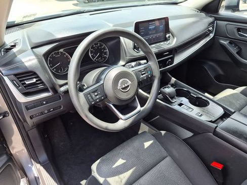 Used 2024 Nissan Rogue SV FWD image 33