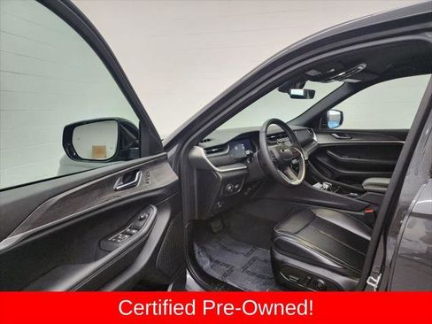 Certified 2025 Jeep Grand Cherokee Limited AWD/4WD image 11