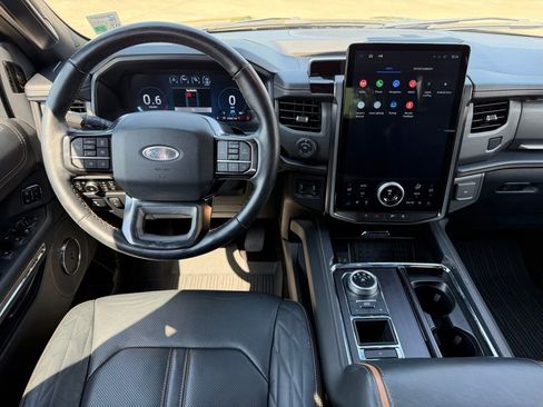Used 2023 Ford Expedition Platinum RWD image 13