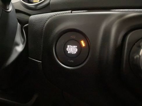 Used 2022 Jeep Wrangler Unlimited Sahara AWD/4WD image 42