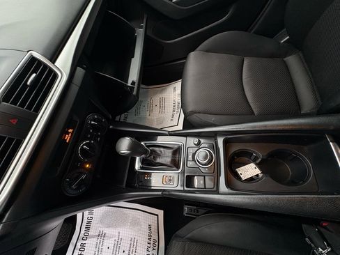 Used 2017 MAZDA MAZDA3 Sport image 19