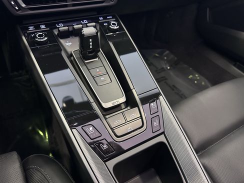 Used 2023 Porsche 911 Carrera image 17