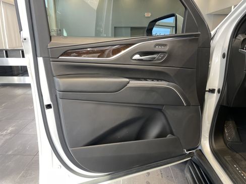 Used 2023 Cadillac Escalade Sport Platinum image 14