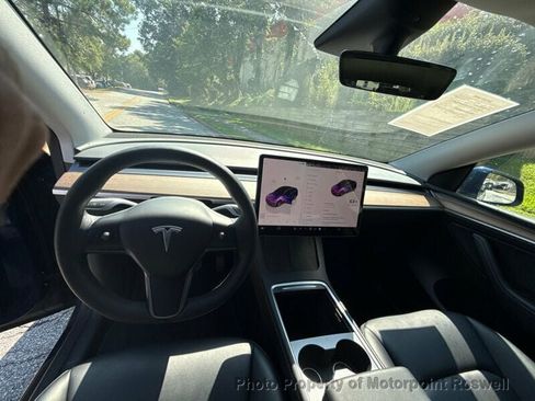 Used 2023 Tesla Model Y Long Range AWD/4WD image 28