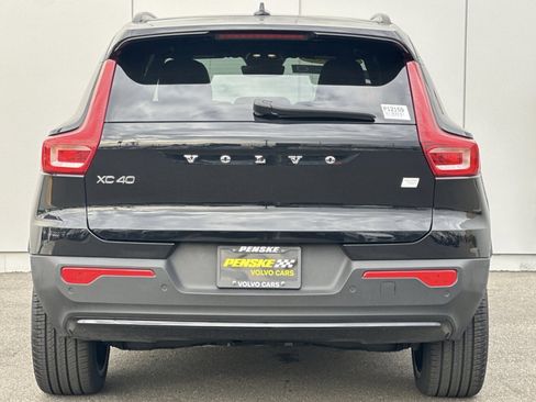 Used 2023 Volvo XC40 Recharge Ultimate w/ Protection Package Premier image 4