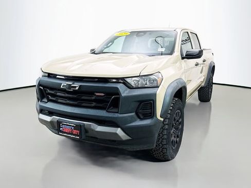 Used 2023 Chevrolet Colorado Trail Boss w/ Advanced Trailering Package image 3