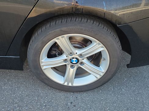 Used 2014 BMW 320i Sedan image 40