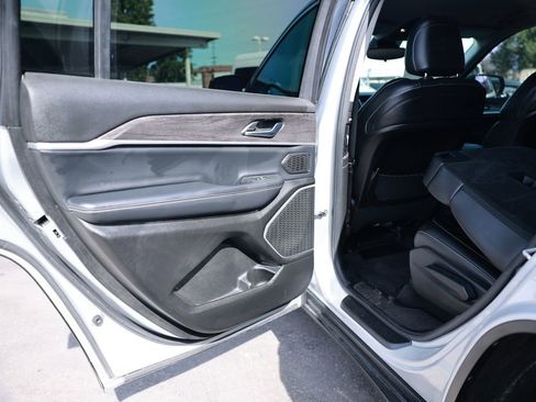 Used 2021 Jeep Grand Cherokee L Limited RWD image 35