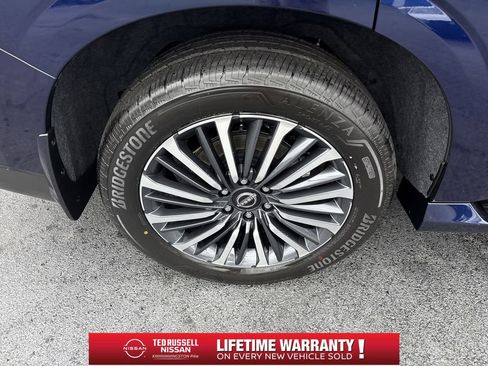 New 2025 Nissan Armada Platinum Reserve image 23