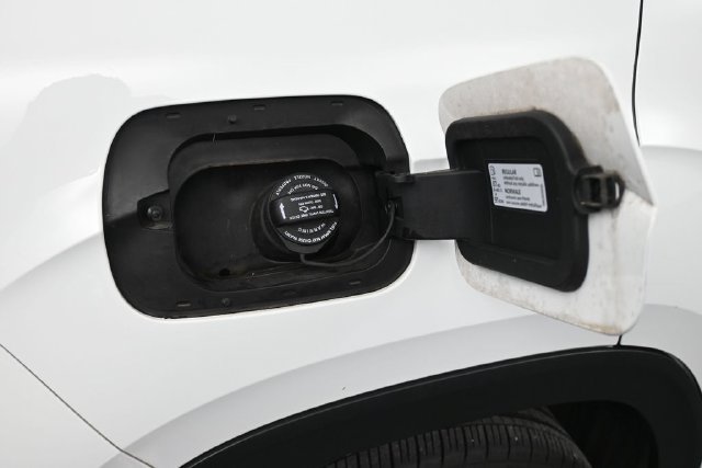 Used 2020 Volkswagen Atlas Cross Sport SE w/ Panoramic Sunroof Package AWD/4WD image 17