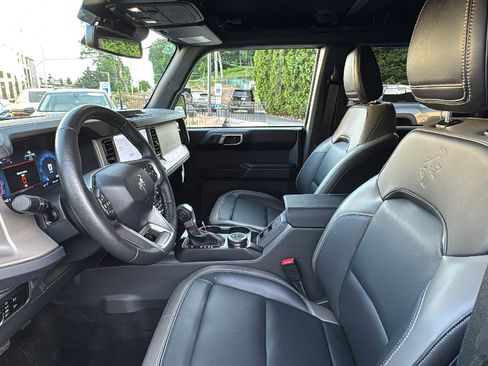 Used 2025 Ford Bronco Outer Banks AWD/4WD image 14