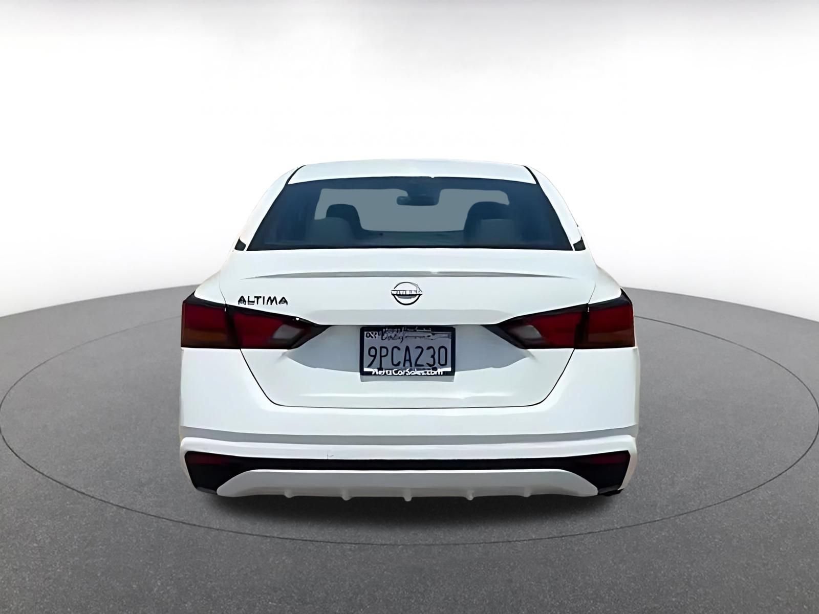 Used 2025 Nissan Altima 2.5 SV FWD image 13