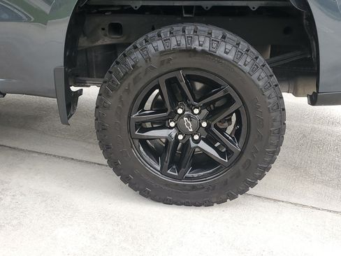 Used 2021 Chevrolet Silverado 1500 Custom Trail Boss AWD/4WD image 4