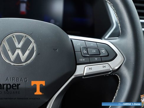 Used 2022 Volkswagen Tiguan SE image 61