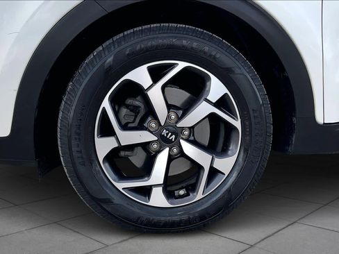 Used 2022 Kia Sportage LX image 10
