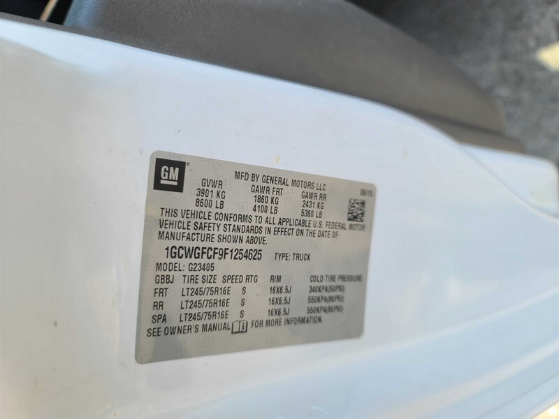 Used 2015 Chevrolet Express 2500 RWD image 27