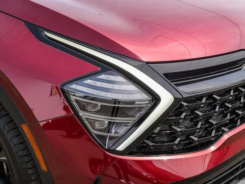 Certified 2025 Kia Sportage X-Pro AWD/4WD image 11
