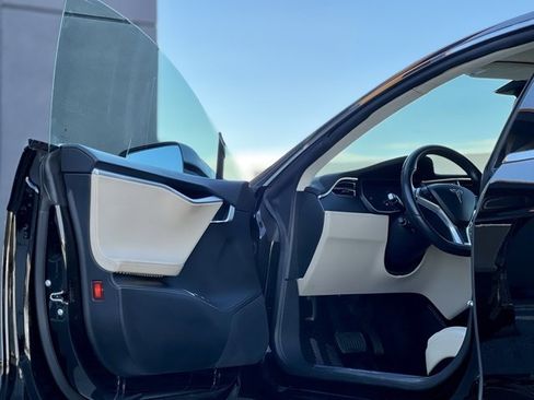 Used 2017 Tesla Model S 75D image 9