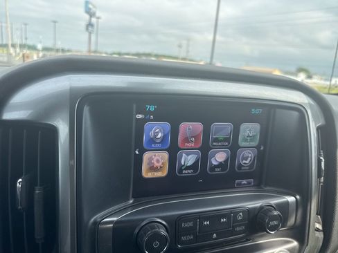 Used 2018 Chevrolet Silverado 1500 LT w/ LT Eassist Package AWD/4WD image 15
