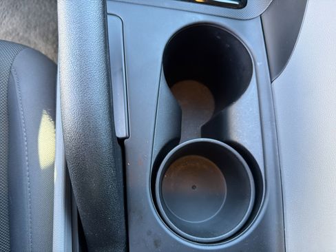 Used 2025 Hyundai Elantra SE image 17