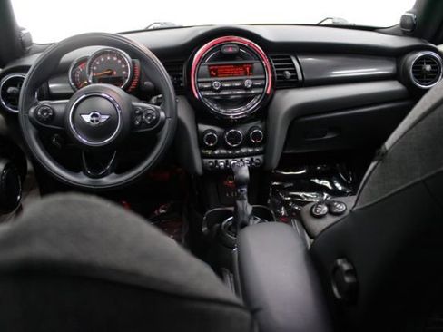 Used 2014 MINI Cooper 2-Door Hardtop image 2