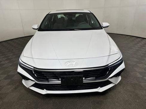 Used 2025 Hyundai Elantra SEL image 8