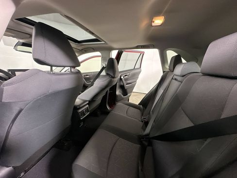 Used 2019 Toyota RAV4 XLE w/ Convenience Package FWD image 13