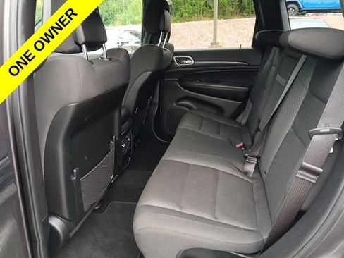 Used 2019 Jeep Grand Cherokee Laredo AWD/4WD image 12