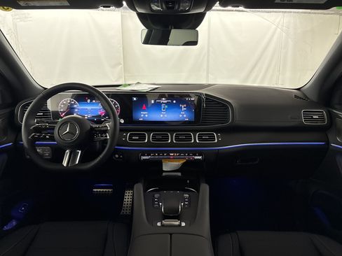 New 2026 Mercedes-Benz GLS 580 4MATIC image 16