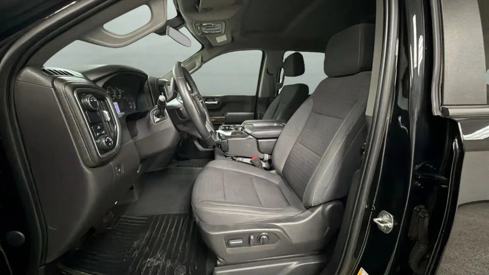Used 2022 Chevrolet Silverado 1500 LT RWD image 19